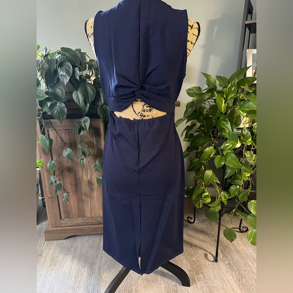 Mynta Capricorn open back midi dress, navy blue. Size Small Petite. NWT. - Picture 2 of 5